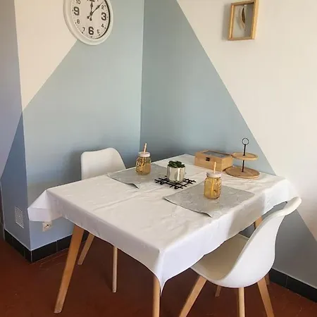 Appartement-1- Prive, Terrasse, Parking Et Jardin *